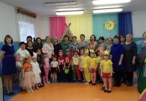 Участники РМО с артистами ГДО Наргинской СОШ